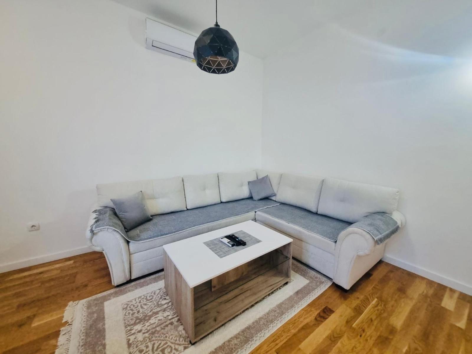 Apartment Dora Cetinje Exteriör bild