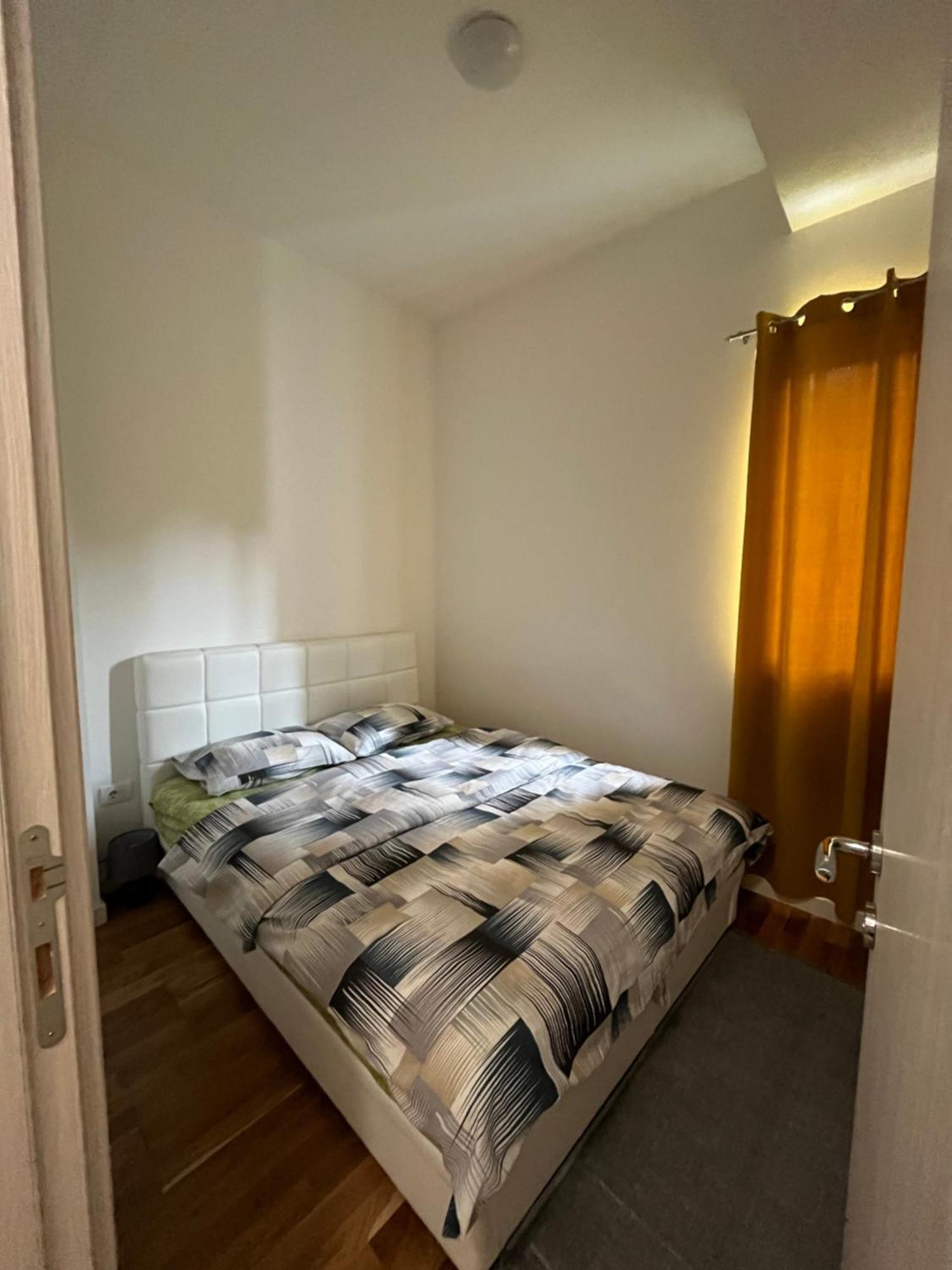 Apartment Dora Cetinje Exteriör bild
